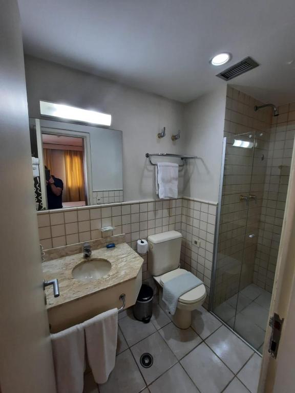 Flat com 1 quarto sala, cozinha de apoio, banheiro, serviços de arrumação diária. room 6